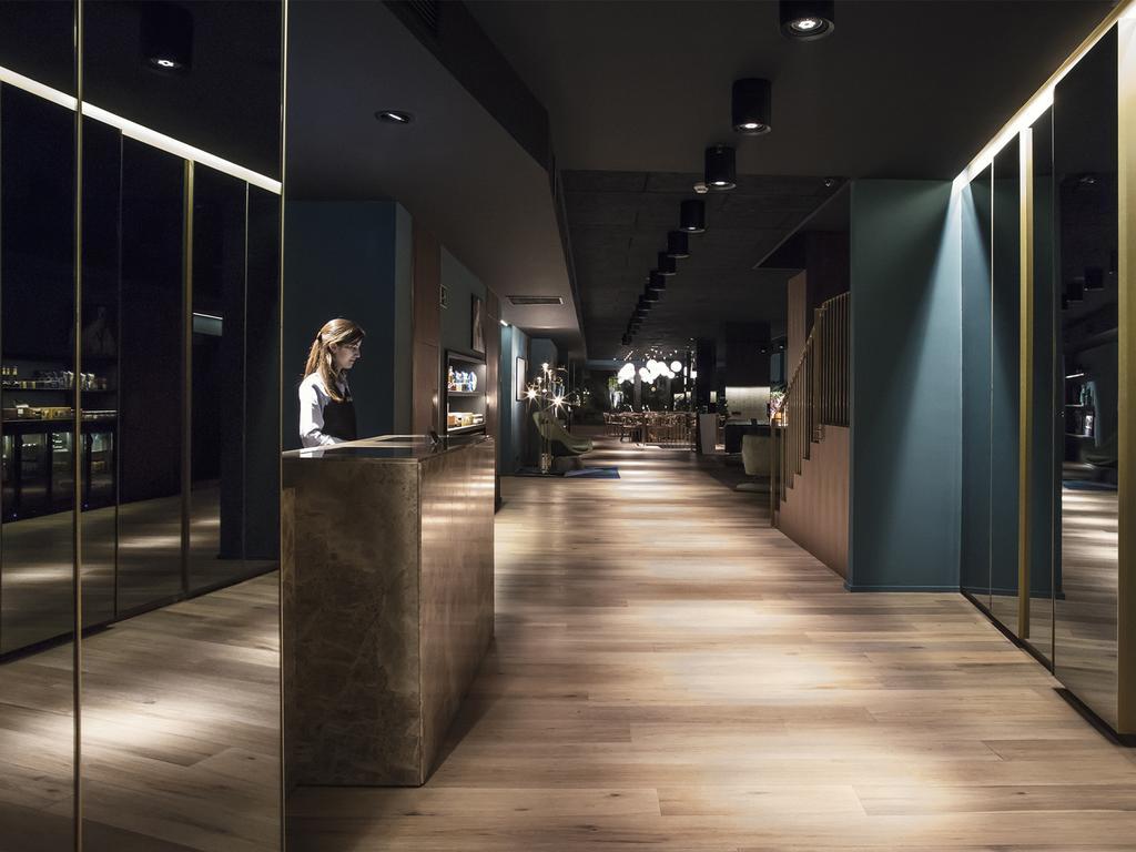 Yurbban Trafalgar Hotel Barcelona Bagian luar foto