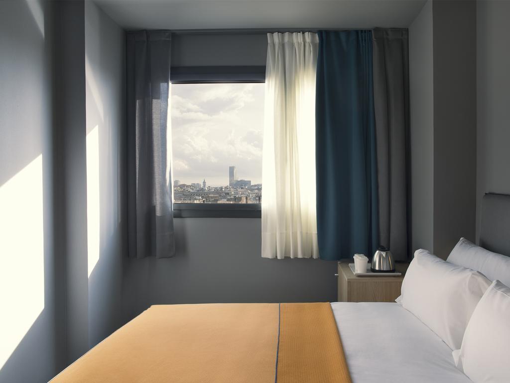 Yurbban Trafalgar Hotel Barcelona Bagian luar foto