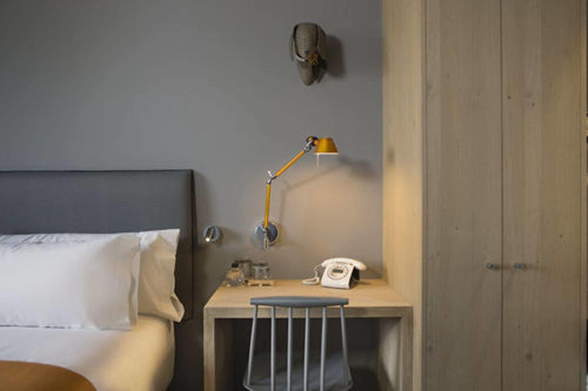 Yurbban Trafalgar Hotel Barcelona Bagian luar foto