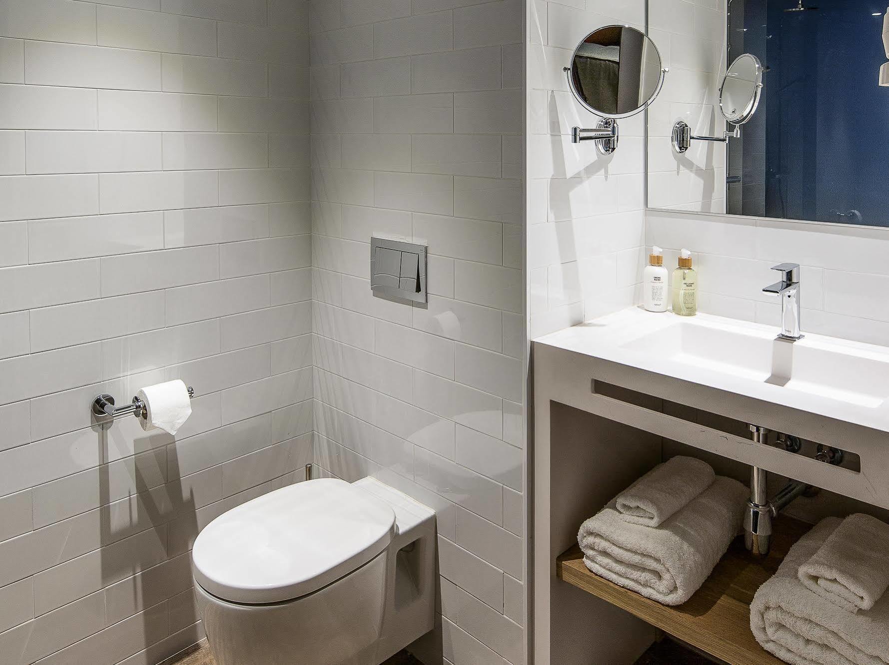 Yurbban Trafalgar Hotel Barcelona Bagian luar foto