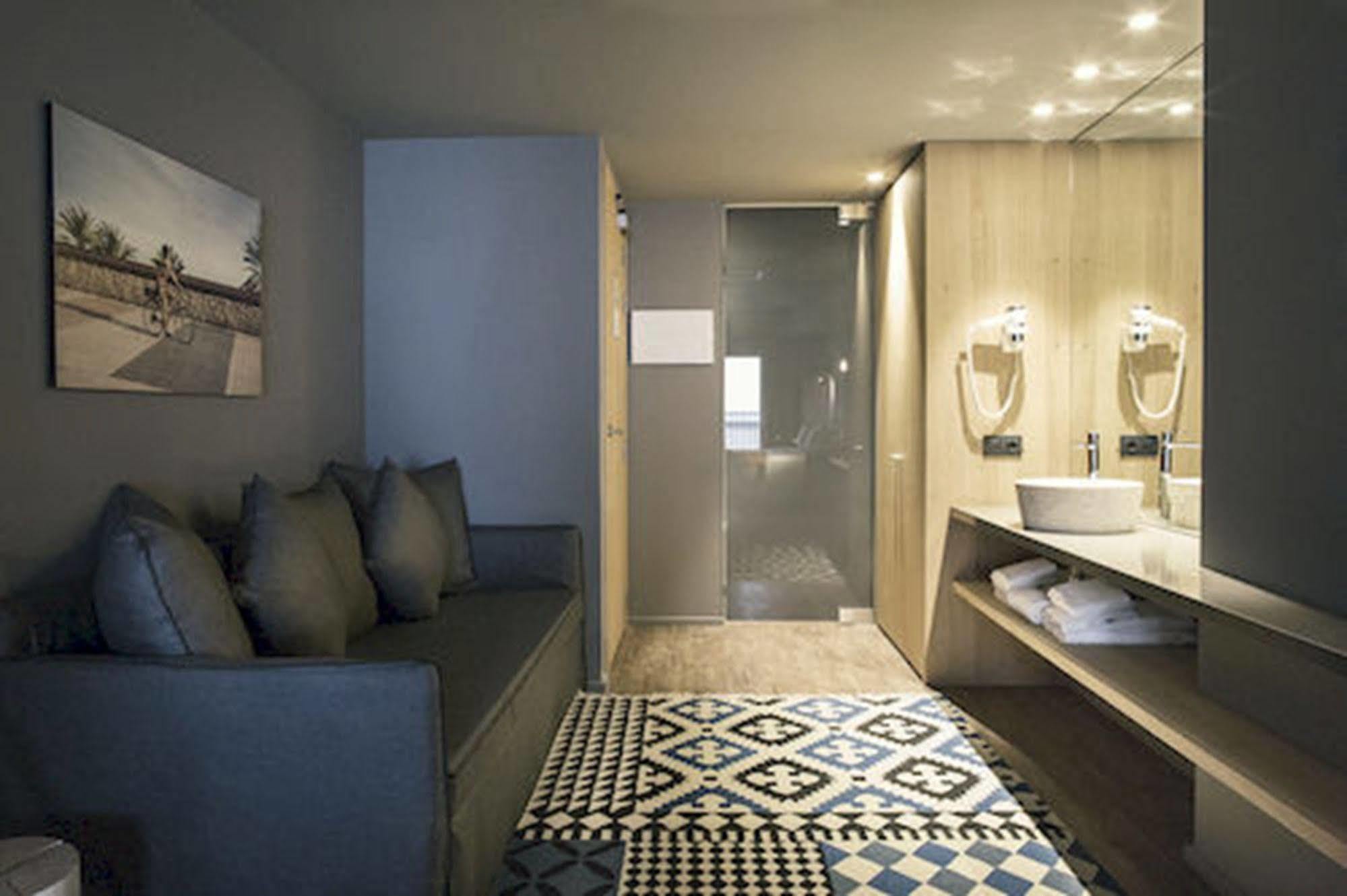 Yurbban Trafalgar Hotel Barcelona Bagian luar foto