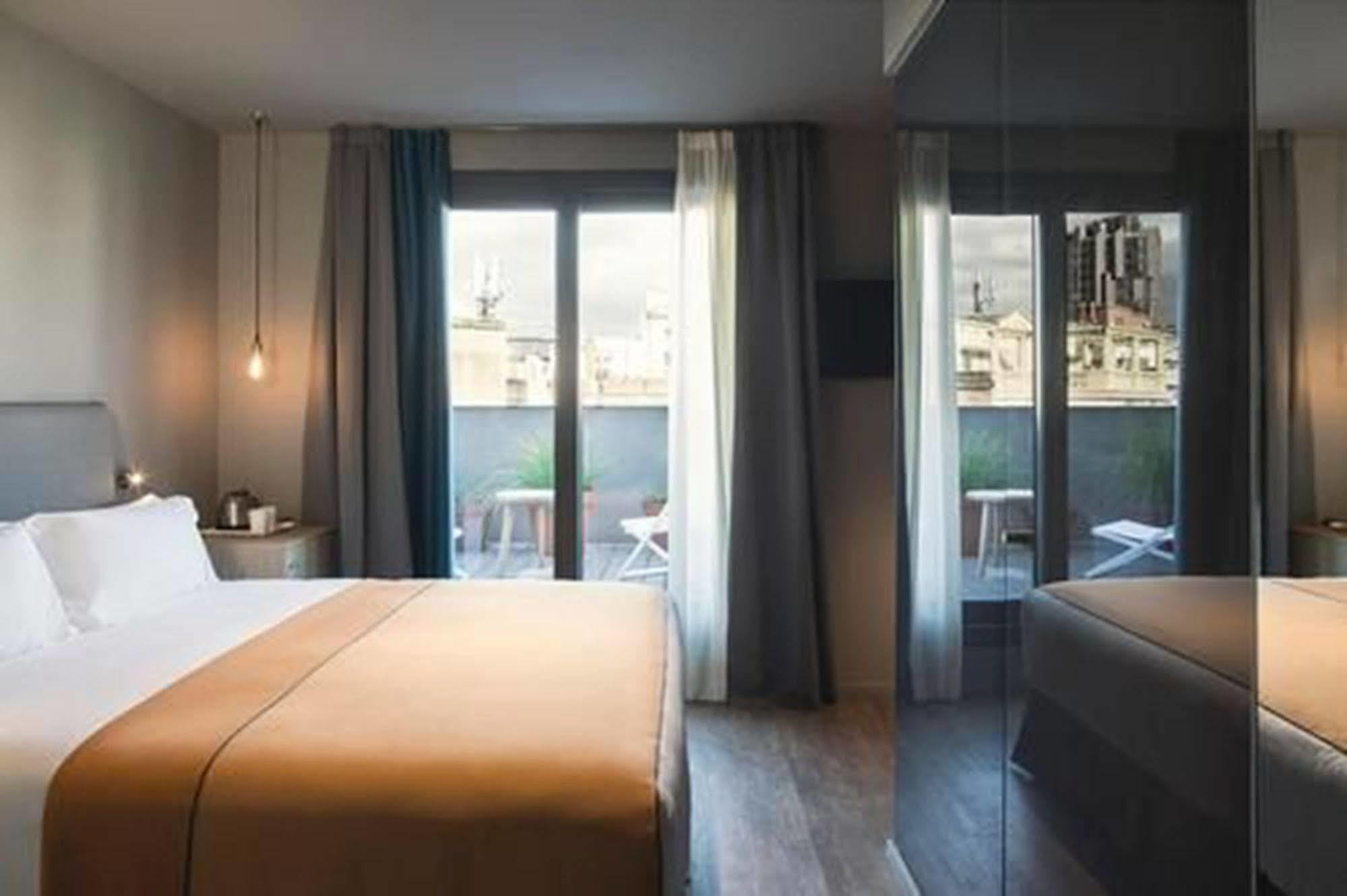 Yurbban Trafalgar Hotel Barcelona Bagian luar foto