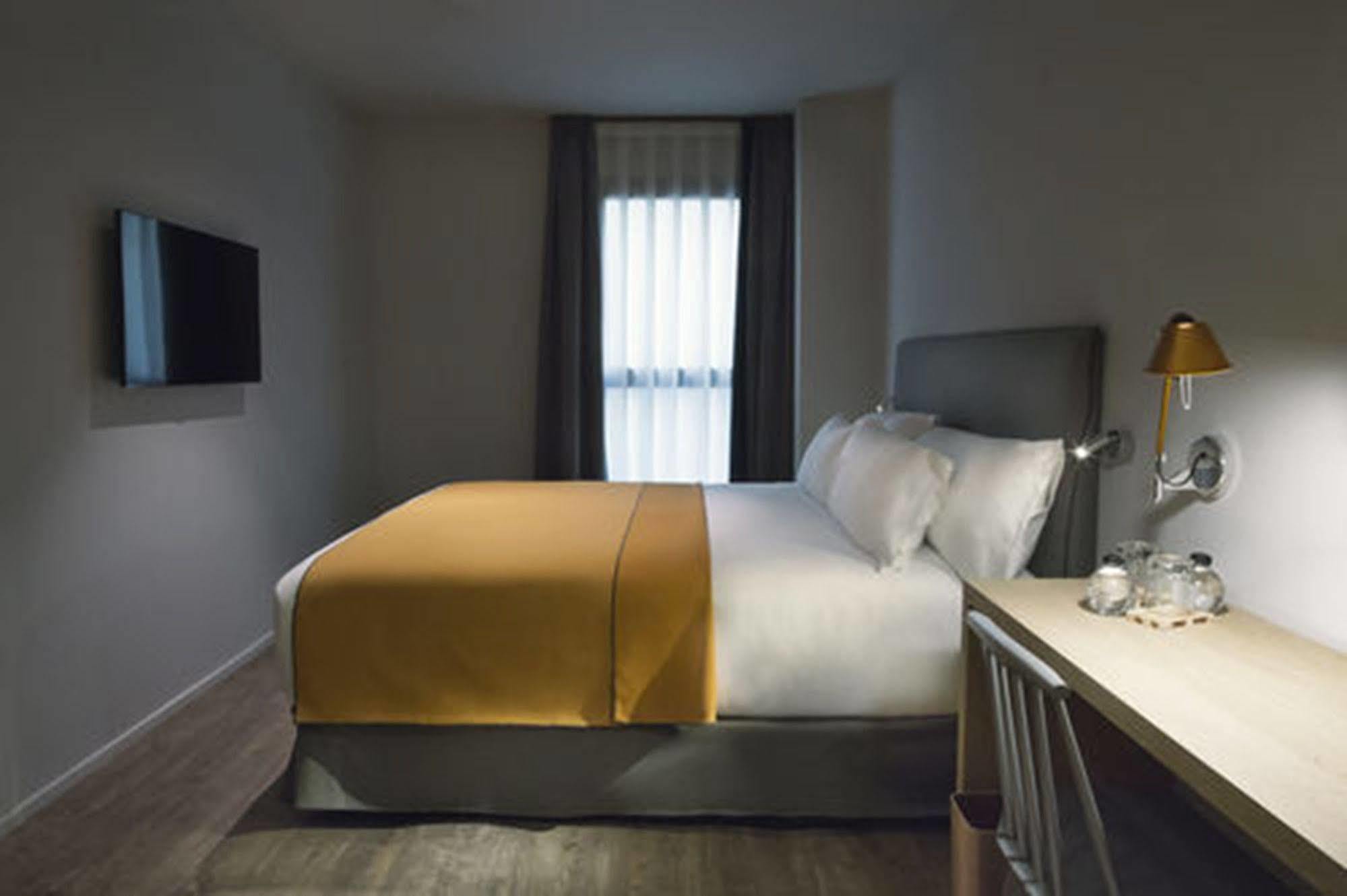 Yurbban Trafalgar Hotel Barcelona Bagian luar foto