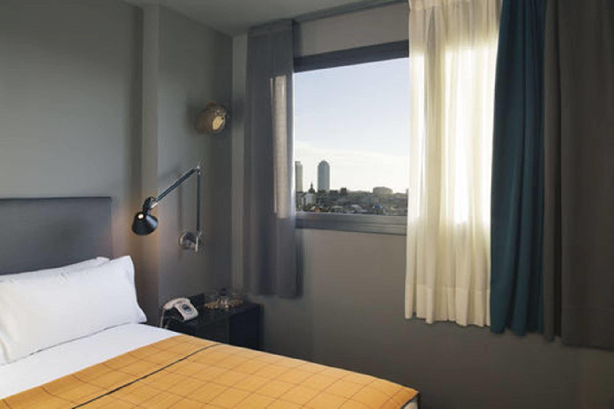 Yurbban Trafalgar Hotel Barcelona Bagian luar foto