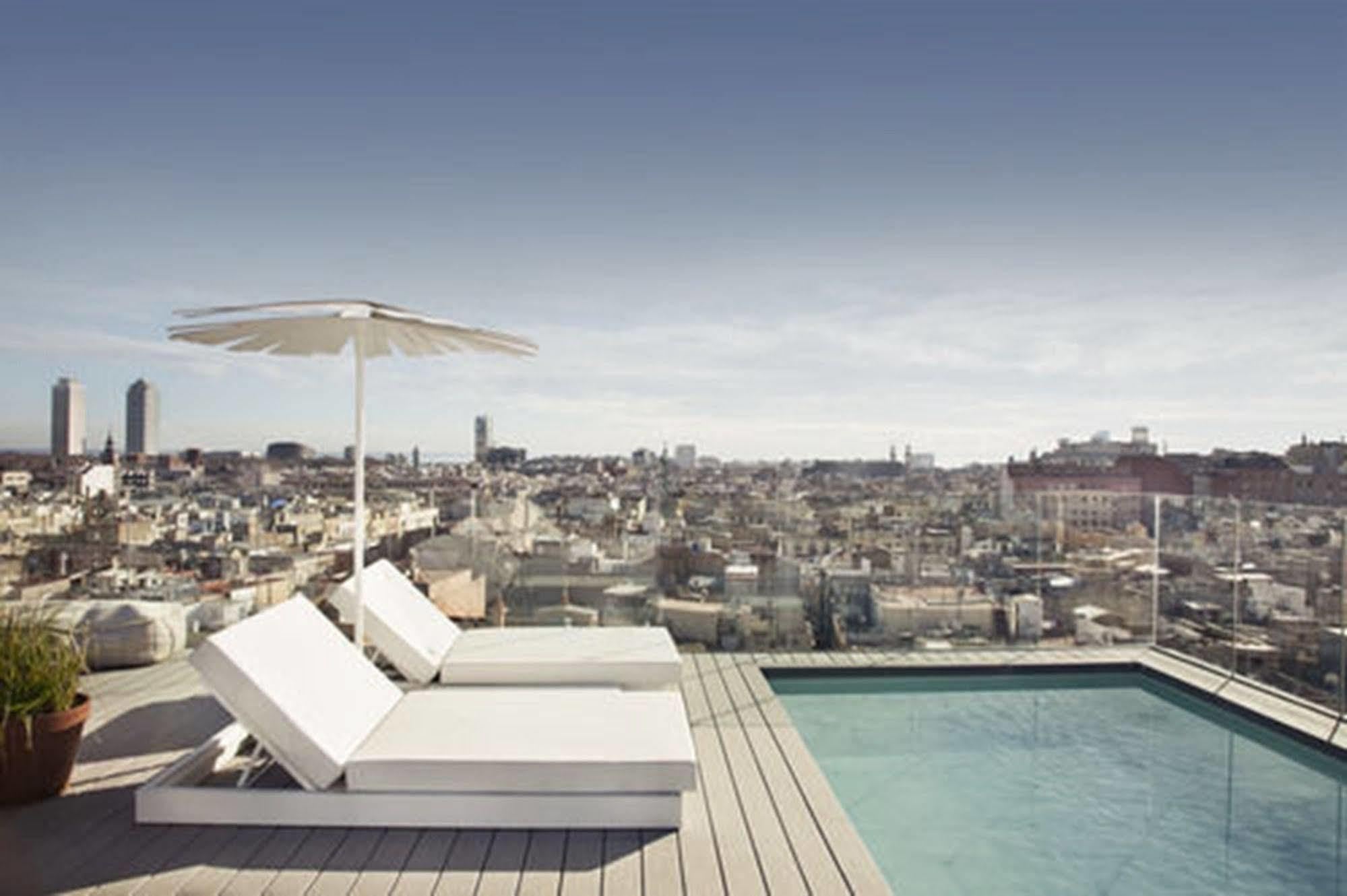 Yurbban Trafalgar Hotel Barcelona Bagian luar foto